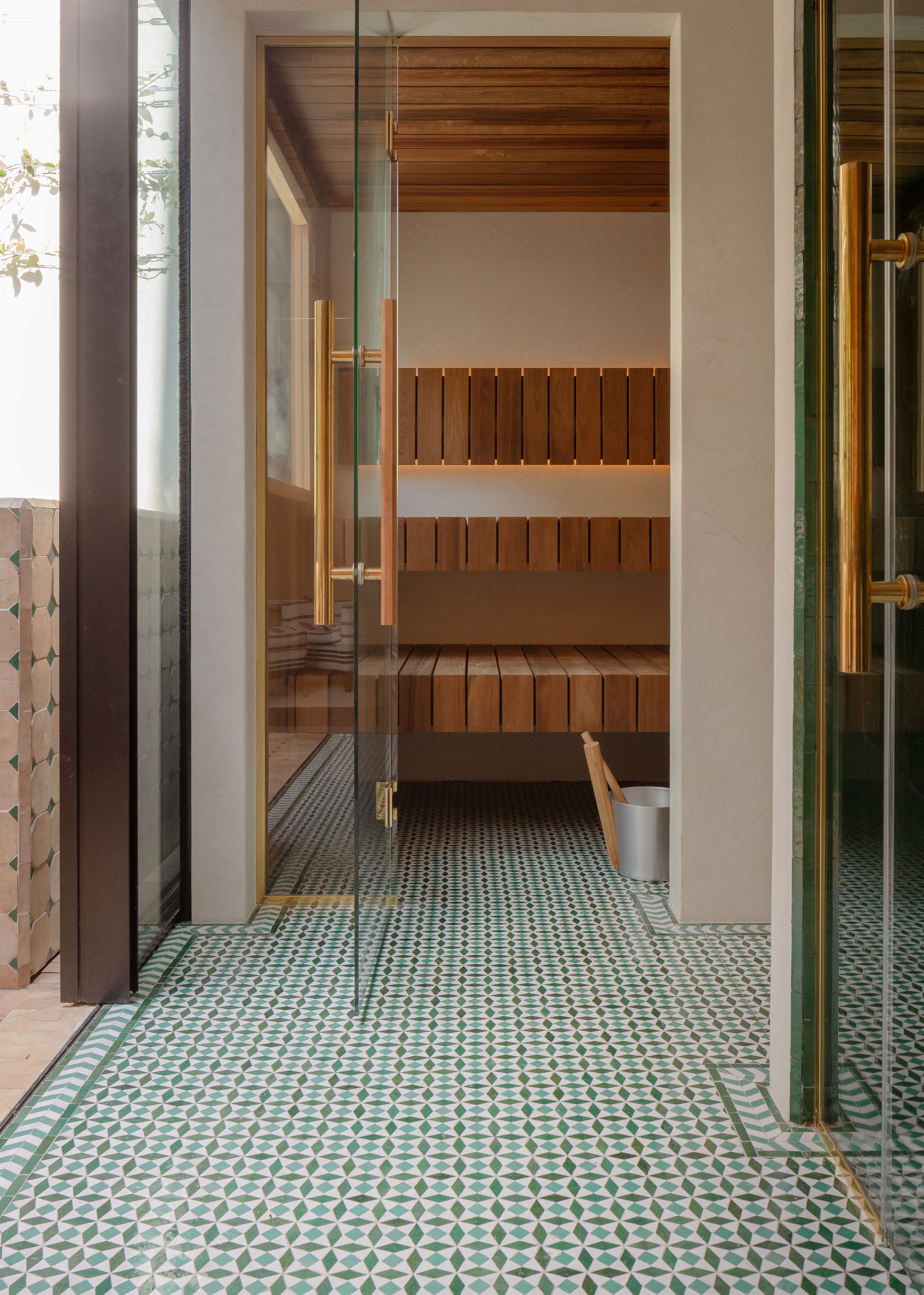 Barnsbury Square — detail — set 2